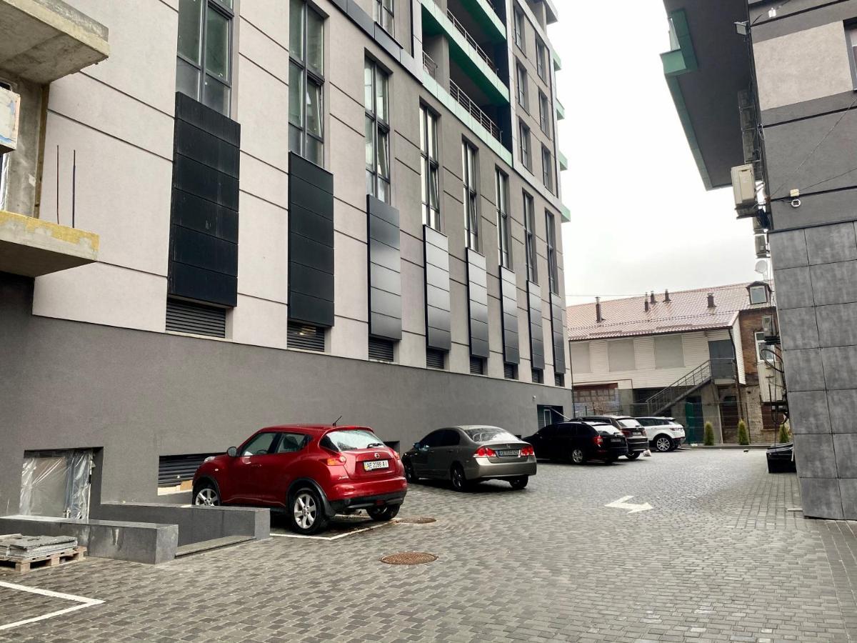 Modern Classic 2 Bedroom Apartment Near Most City Dnipro Ngoại thất bức ảnh