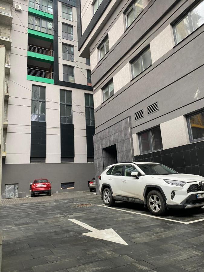 Modern Classic 2 Bedroom Apartment Near Most City Dnipro Ngoại thất bức ảnh